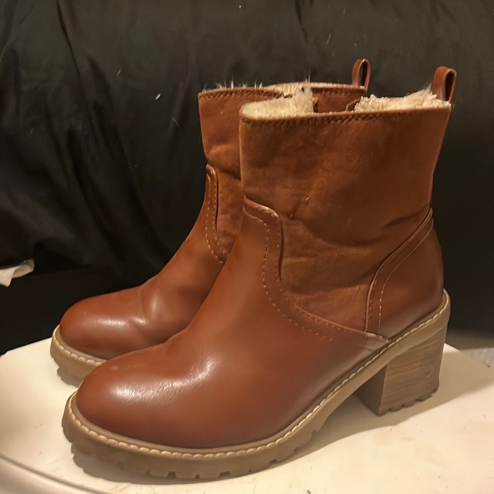 Universal threads faux fur combat boot